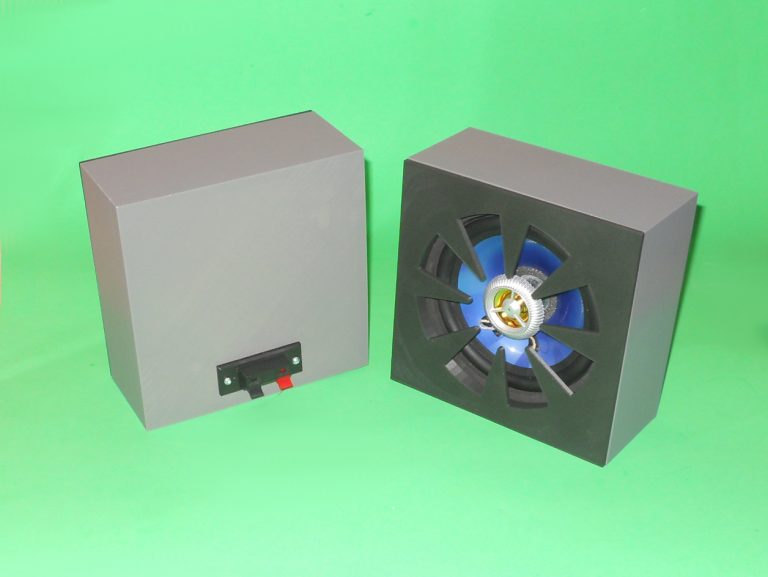 51/4 inch round speaker enclosure L'Antre du Tryphon