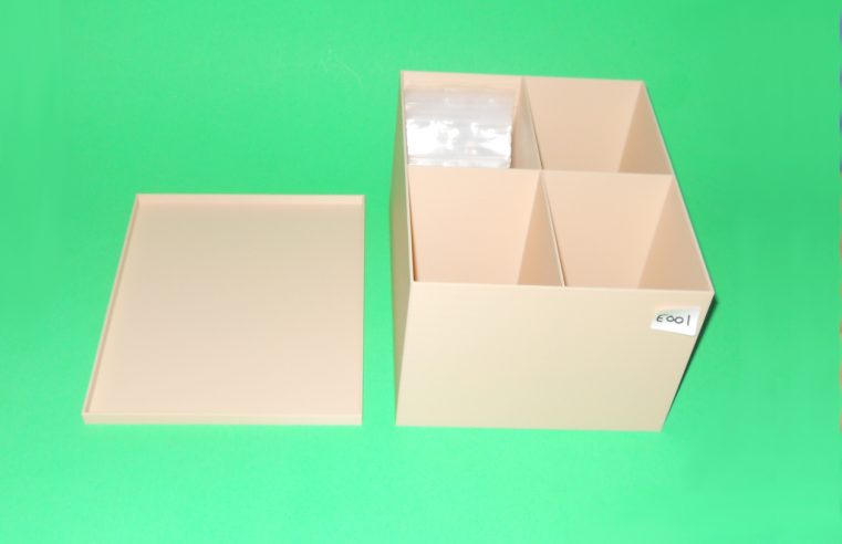 Arbitrarily Compartmented Box With Overlapped Lid